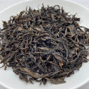 Spring "Que She"(Sparrow Tongue) Medium-Roasted A+ Grade Wuyi Yancha Oolong Tea