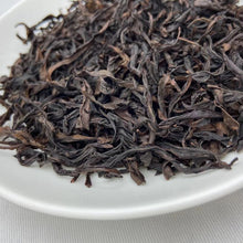 Carica l&#39;immagine nel visualizzatore di Gallery, Spring &quot;Que She&quot;(Sparrow Tongue) Heavy-Roasted A++ Grade Wuyi Yancha Oolong Tea