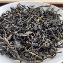 Load image into Gallery viewer, 2021 Spring FengHuang DanCong Ya Shi Xiang (Duck Poop Fragrance) A++++ Oolong,Lo - photo 2