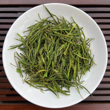 Laden Sie das Bild in den Galerie-Viewer, 2021 Early Spring &quot; An Ji Bai Cha &quot;(AnJi BaiCha) A+ Grade Green Tea Zhejiang