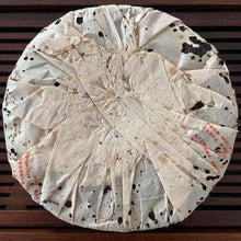 Laden Sie das Bild in den Galerie-Viewer, 2005 LiMing &quot;0432&quot; 1st Batch Cake 357g Puerh Sheng Cha Raw Tea