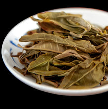 Carica l'immagine nel visualizzatore di Gallery, 2022 MengKu RongShi Qiao Mu Wang (Arbor King) Cake 8g / 500g Brick 1000g, Puerh  - photo 11