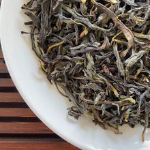 Load image into Gallery viewer, 2022 Spring FengHuang DanCong Light-Medium Roasted A Grade Oolong, Loose Leaf Te - photo 5