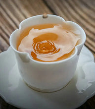 Load image into Gallery viewer, 2022 Xiaguan Qi Tun Wan Li (Zodiac Tiger Cake) 357g Puerh Raw Tea Sheng Cha - photo 4