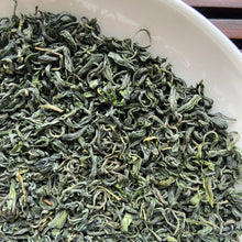 Load image into Gallery viewer, 2023 Early Spring Lu Shan Yun Wu (LuShan YunWu / Cloud Fog) A++++ Grade Green Te - photo 3