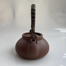 Carica l&#39;immagine nel visualizzatore di Gallery, Chaozhou &quot;She Tiao&quot; Handmade Red Clay Water Boiling Kettle 500ml