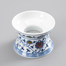 Load image into Gallery viewer, &quot;Qing Hua Ci&quot; (Blue and White Porcelain) Twining Lotus Pattern Tea Pot - King Tea Mall