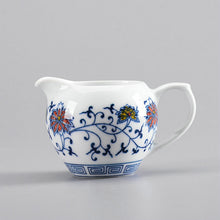 Cargar imagen en el visor de la galería, Gong Dao Bei &quot;Qing Hua Ci&quot; (Blue and White Porcelain) Twining Lotus Pattern - King Tea Mall