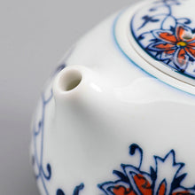 Charger l&#39;image dans la galerie, Tea Strainer / Filter &quot;Qing Hua Ci&quot; (Blue and White Porcelain) Twining Lotus Pattern - King Tea Mall