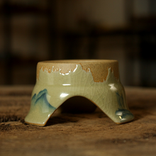 Cargar imagen en el visor de la galería, Rustic  Pottery Porcelain &quot;Cha Lou&quot; Strainer with Traditional Patterns