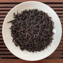 Cargar imagen en el visor de la galería, Spring &quot;Tie Luo Han&quot; (TieLuoHan, Mislabeled as DaHongPao) Medium-Heavy Roasted A++++ Grade Wuyi Yancha Oolong Tea