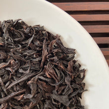 Carica l&#39;immagine nel visualizzatore di Gallery, Spring &quot;Tie Luo Han&quot; (TieLuoHan, Mislabeled as DaHongPao) Medium-Heavy Roasted A++++ Grade Wuyi Yancha Oolong Tea