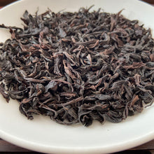 將圖片載入圖庫檢視器 Spring &quot;Tie Luo Han&quot; (TieLuoHan, Mislabeled as DaHongPao) Medium-Heavy Roasted A++++ Grade Wuyi Yancha Oolong Tea