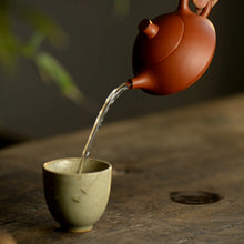 Carica l&#39;immagine nel visualizzatore di Gallery, Yixing &quot;He Dou&quot; Teapot 120cc &quot;Qing Shui Ni&quot; Mud - King Tea Mall
