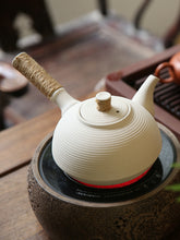 Cargar imagen en el visor de la galería, Chaozhou &quot;Sha Tiao&quot; Water Boiling Kettle in White Clay 680ml