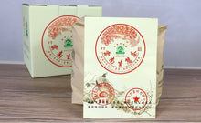 Carica l&#39;immagine nel visualizzatore di Gallery, 2013 XiaGuan &quot;FT 5 Xing - Kong Que - Sheng Tai Cha&quot; (FT 5 Stars - Peacock - Organic Tea) 357g Puerh Sheng Cha Raw Tea