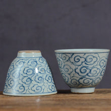 Laden Sie das Bild in den Galerie-Viewer, JingDeZhen Qinghua Porcelain &quot;Cloud&quot;, Blue &amp; White China, 100cc, Tea Cup