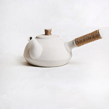 Load image into Gallery viewer, ChaoZhou &quot;Sha Tiao&quot; Water Boiling Kettle White Color around 680ml
