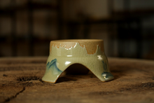 Laden Sie das Bild in den Galerie-Viewer, Rustic  Pottery Porcelain &quot;Cha Lou&quot; Strainer with Traditional Patterns
