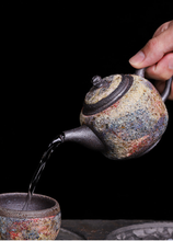 Cargar imagen en el visor de la galería, &quot;Yan Kuang&quot; (Rock Ore) Teapot 200CC, Fully Handmade