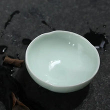 Load image into Gallery viewer, Celadon Porcelain, Lotus Tea Cup, 40cc - photo 3