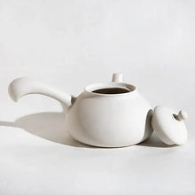 Load image into Gallery viewer, Chaozhou Sha Diao Water Boiling Kettle in White Clay 420ml - photo 4