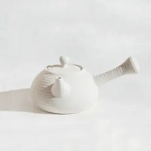 Load image into Gallery viewer, Chaozhou Sha Diao Water Boiling Kettle in White Clay 420ml