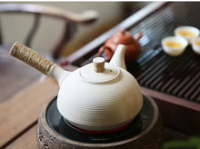 Load image into Gallery viewer, Chaozhou Sha Diao Water Boiling Kettle in White Clay 680ml - photo 8