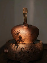 Load image into Gallery viewer, Chaozhou Sha Diao Water Boiling Kettle with Artisanal Design 900ml - photo 9