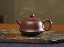 Load image into Gallery viewer, Dayi Yuan Zhong (Round Clock) Yixing Teapot in Zi Ni Clay - photo 4