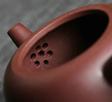 Load image into Gallery viewer, Dayi Yuan Zhong (Round Clock) Yixing Teapot in Zi Ni Clay - photo 8