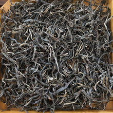 Charger l&#39;image dans la galerie, 2020 KingTeaMall Spring &quot;Laotian Old Tree&quot; (Man Ka Gu Shu) Loose Leaf Puerh Raw Tea Sheng Cha