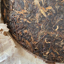 Load image into Gallery viewer, 2006 LiMing &quot;Gao Shan Gu Shu&quot; (High Mountain Old Tree) Organic Cake 357g Puerh Sheng Cha Raw Tea