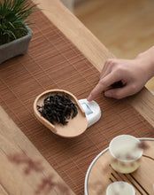 Carica l'immagine nel visualizzatore di Gallery, Minimalist Digital Electronic Weight Tea Scale with Wood Saucer Option 0.2-500g - photo 3
