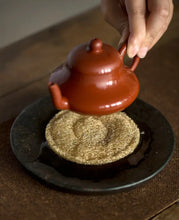 Load image into Gallery viewer, Natural Loofah Pad with Diameter 7cm, 9cm, 11cm for Yixing Teapot, Cup, Gaiwan,  - photo 4