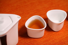 Load image into Gallery viewer, Portable Traveling Tea Sets with Bamboo Tea Tray Box &quot;One Pot + 4 Cups&quot;
