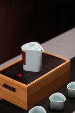Laden Sie das Bild in den Galerie-Viewer, Portable Travelling Tea Sets with Bamboo Tea Tray Box &quot;One Pot + 4 Cups&quot;