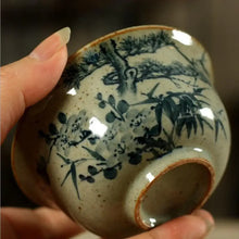 Load image into Gallery viewer, Rustic Porcelain GaiWan 175cc, 2 Patterns' Scenery Painting. - photo 2
