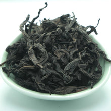 Laden Sie das Bild in den Galerie-Viewer, Spring "Fo Shou" Medium-heavy Roasted Special Grade Wuyi Yancha Oolong Tea - King Tea Mall