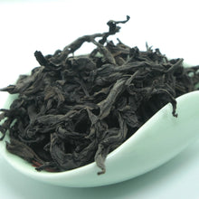 Laden Sie das Bild in den Galerie-Viewer, Spring "Fo Shou" Medium-heavy Roasted Special Grade Wuyi Yancha Oolong Tea - King Tea Mall