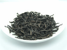 Laden Sie das Bild in den Galerie-Viewer, Spring "Fo Shou" Medium-heavy Roasted Special Grade Wuyi Yancha Oolong Tea - King Tea Mall