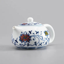 Cargar imagen en el visor de la galería, Gong Dao Bei "Qing Hua Ci" (Blue and White Porcelain) Twining Lotus Pattern - King Tea Mall
