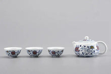 Cargar imagen en el visor de la galería, Gong Dao Bei "Qing Hua Ci" (Blue and White Porcelain) Twining Lotus Pattern - King Tea Mall