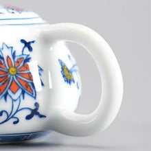 Cargar imagen en el visor de la galería, Gong Dao Bei "Qing Hua Ci" (Blue and White Porcelain) Twining Lotus Pattern - King Tea Mall