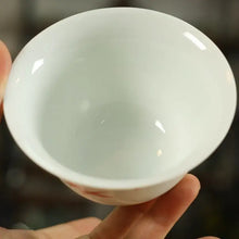 Load image into Gallery viewer, White Porcelain Gai Wan 170cc, with Fully Hand Painted Bamboo Leaf - photo 2