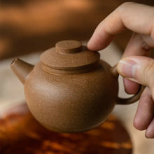 Load image into Gallery viewer, Yixing Ju Lun Zhu Teapot in Aged Duan Ni Clay - photo 5