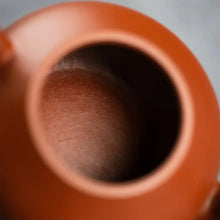 Load image into Gallery viewer, Yixing Li Xing (Pear Style) Teapot in Zhao Zhuang Zhu Ni Clay - photo 9