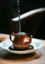 Load image into Gallery viewer, Yixing Si Ting Teapot in Zhao Zhuang Zhu Ni Clay - photo 9